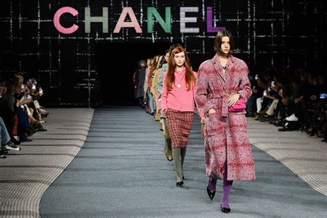 catwalk chanel vertically|catwalk models fashion show 2022.